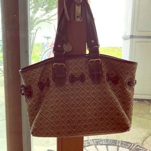 Authentic Dooney and Bourke tote bag